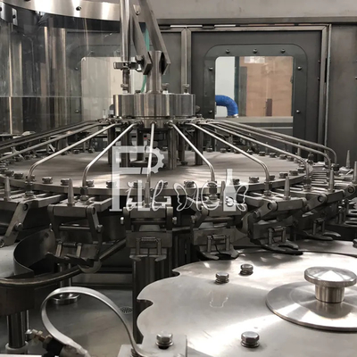2L mineraalwater Bottelmachine 3 in 1 Monoblock-HUISDIER het Drinken Vullende Lijn 4000BPH leverancier