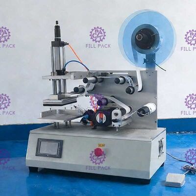 De halfautomatische Vierkante Vlakke Kruiken van de Flessenetiketteerder kiezen het Zij of Dubbele Kanten Zelfklevende Sticker Materiaal van de Etiketteringsmachine uit leverancier