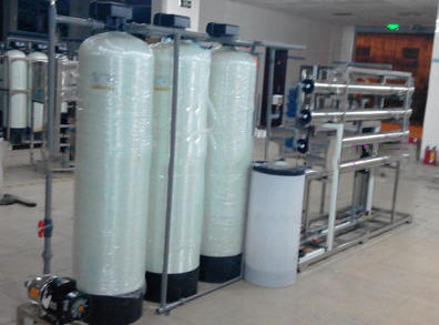 Drinkbare van het de Omgekeerde Osmosewater van 3000lph van de de Behandelingsmachine FRP de Filtertank leverancier